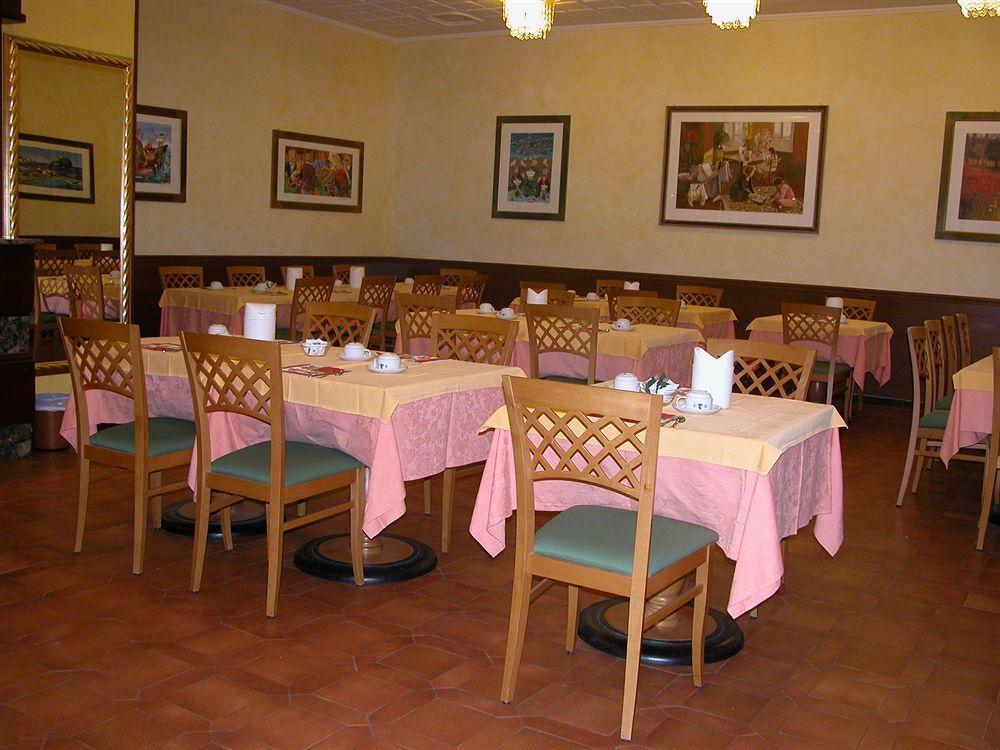 Hotel Calabresi ซัน เบเนเดตโต เดล ตรอนโต ภายนอก รูปภาพ