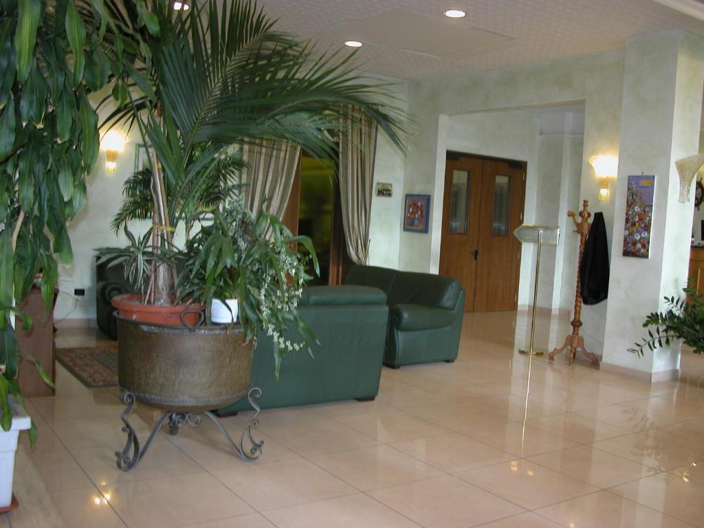 Hotel Calabresi ซัน เบเนเดตโต เดล ตรอนโต ภายนอก รูปภาพ