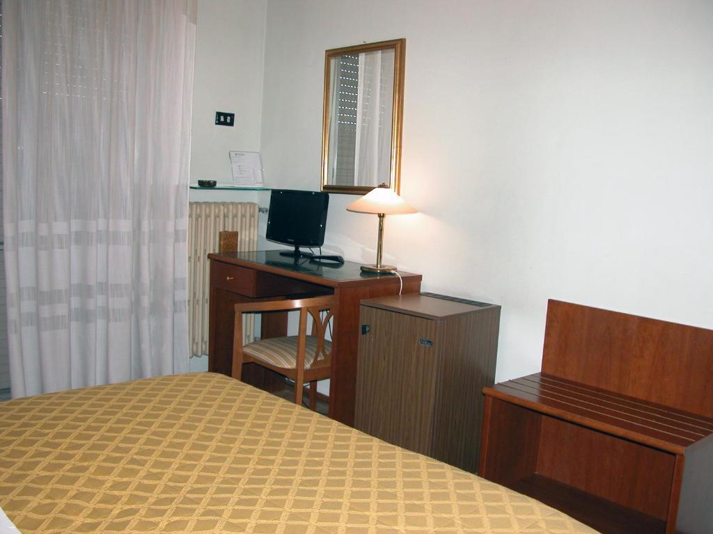 Hotel Calabresi ซัน เบเนเดตโต เดล ตรอนโต ห้อง รูปภาพ