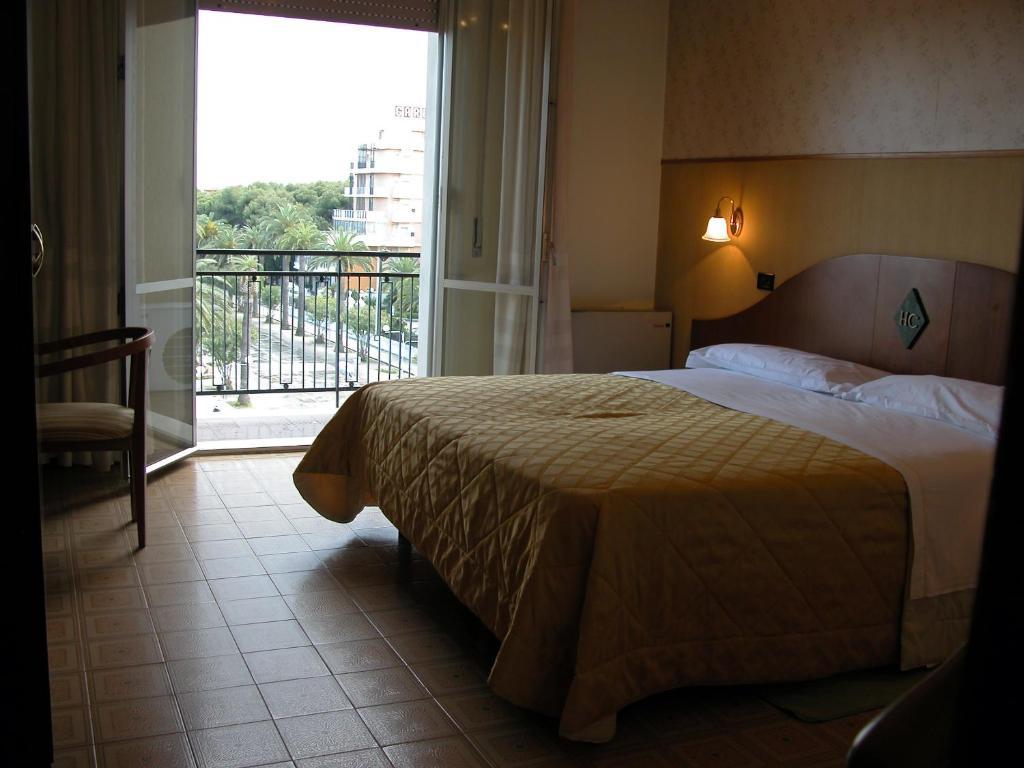 Hotel Calabresi ซัน เบเนเดตโต เดล ตรอนโต ห้อง รูปภาพ