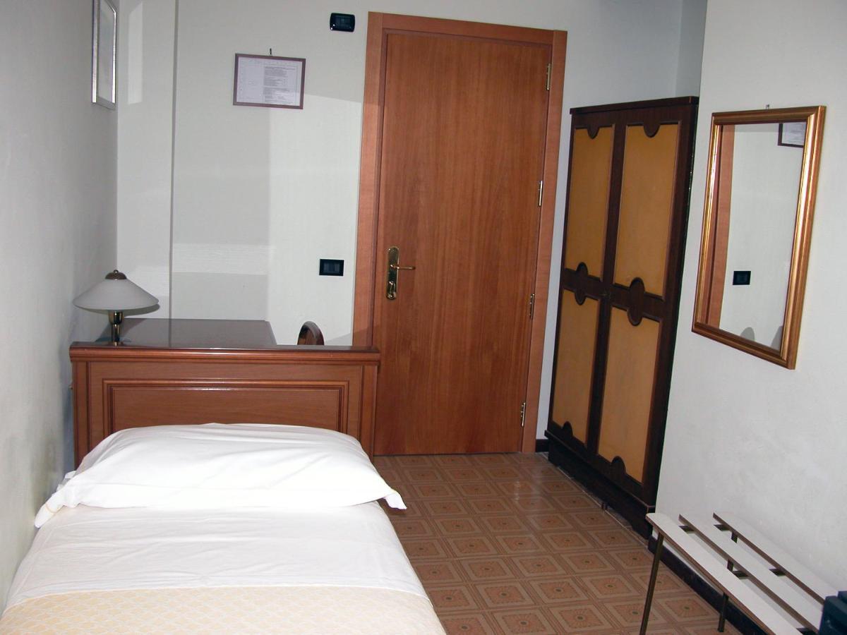 Hotel Calabresi ซัน เบเนเดตโต เดล ตรอนโต ห้อง รูปภาพ